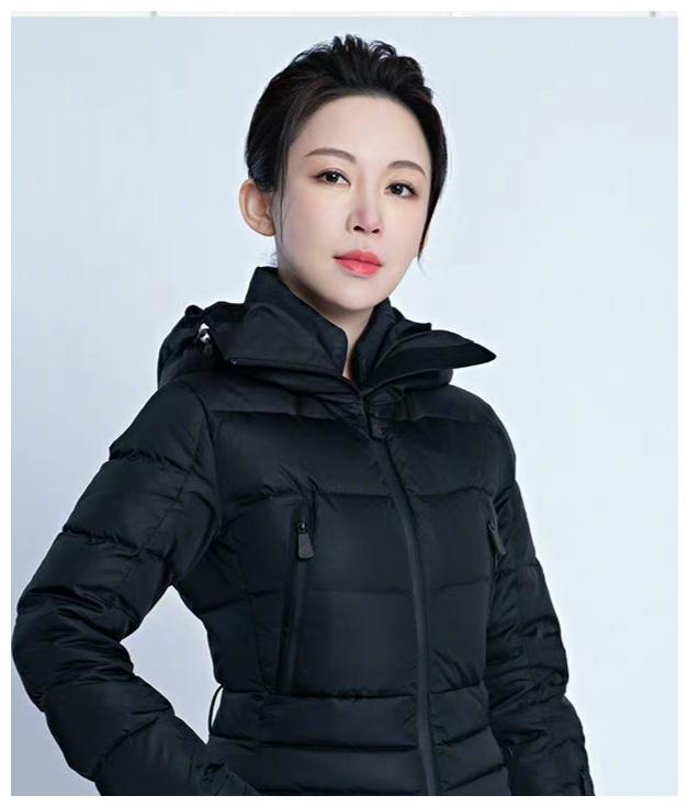 原创潘晓婷又添新身份魅力四射气质优雅的她又被粉丝催婚了