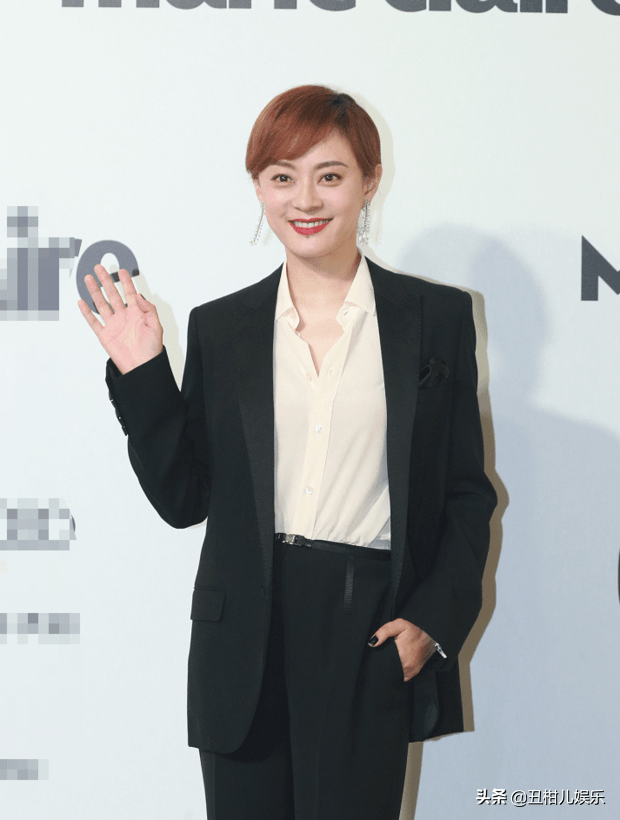 原创明星们亮相上海黑白两色西装的女星很吸引眼球李冰冰迷人