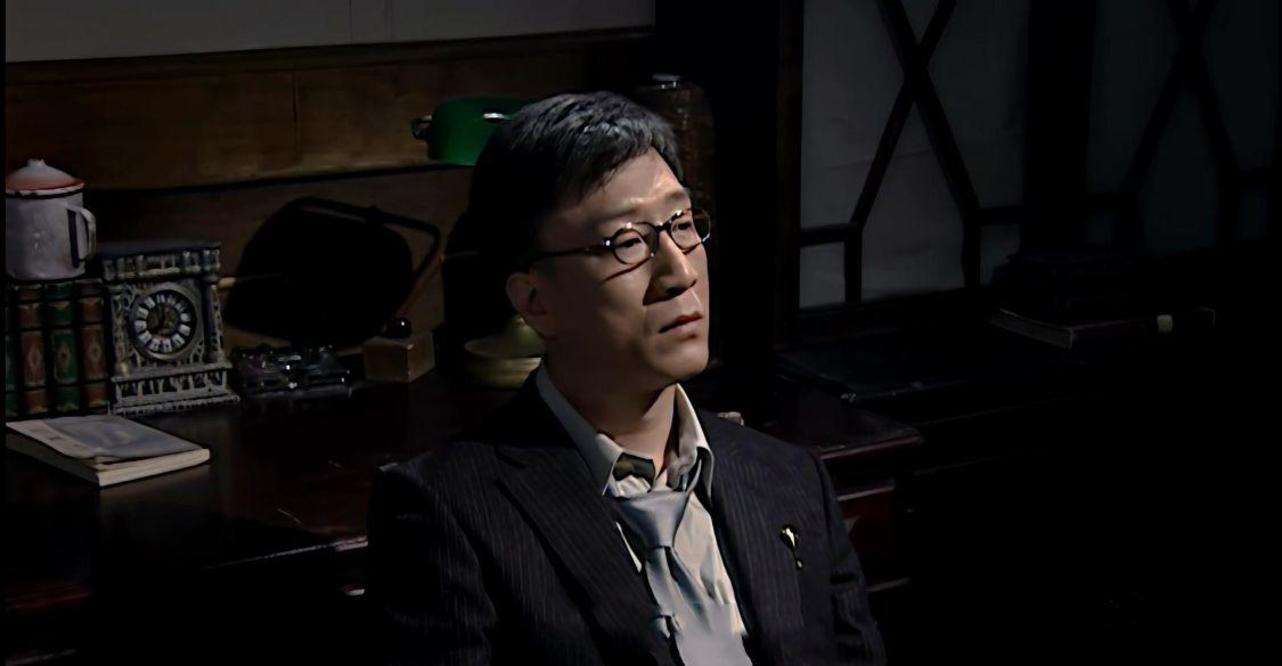 《潜伏》余则成最开始并不是坚定的革命者,因为他只是为了左蓝_原因