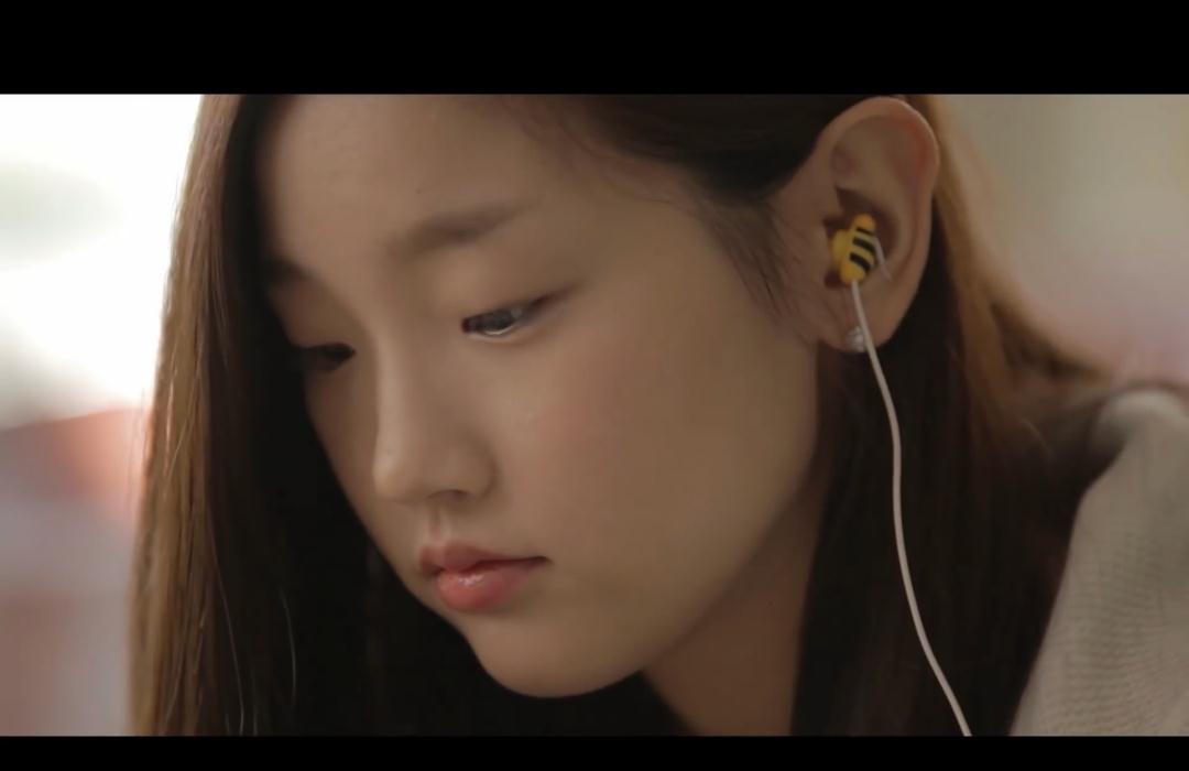 风格真是截然不同的,金高银的甜美更柔和更清纯,而朴素丹甜美则偏盐系