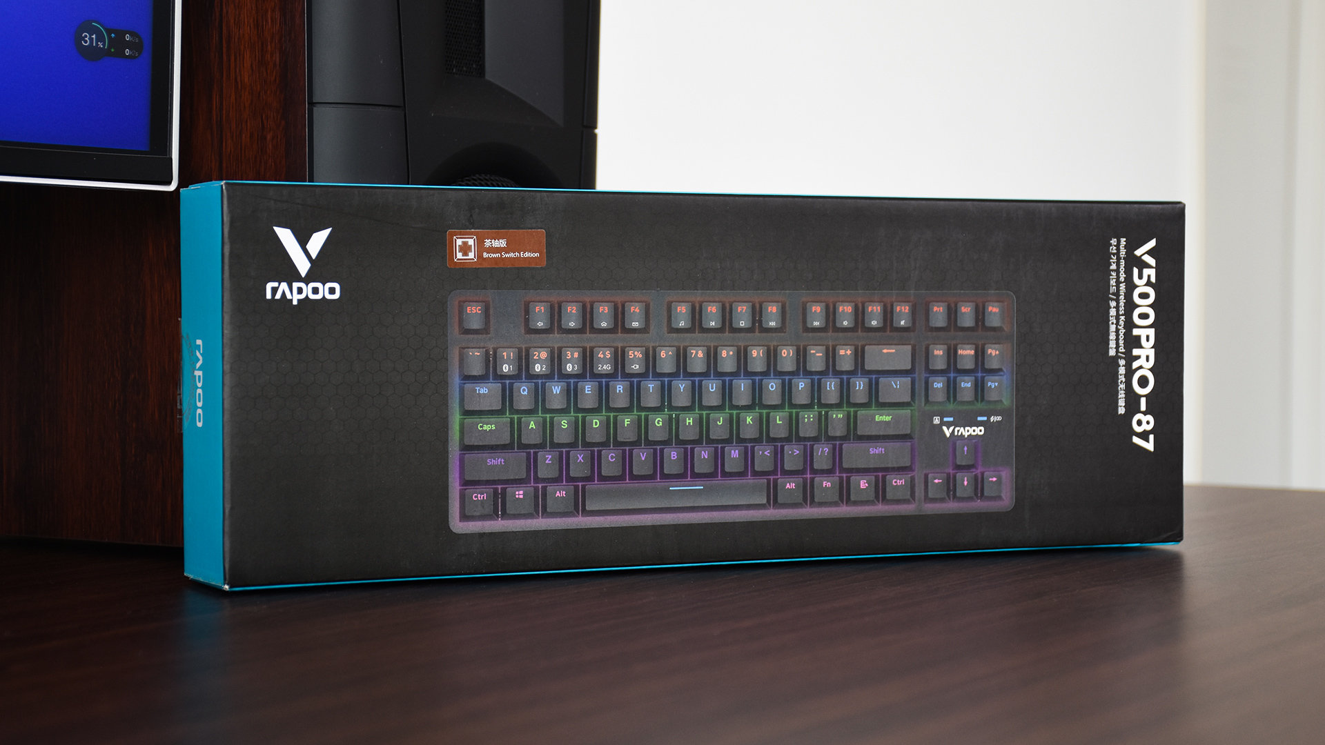 雷柏v500pro87键自研轴体加持绚丽灯效点缀