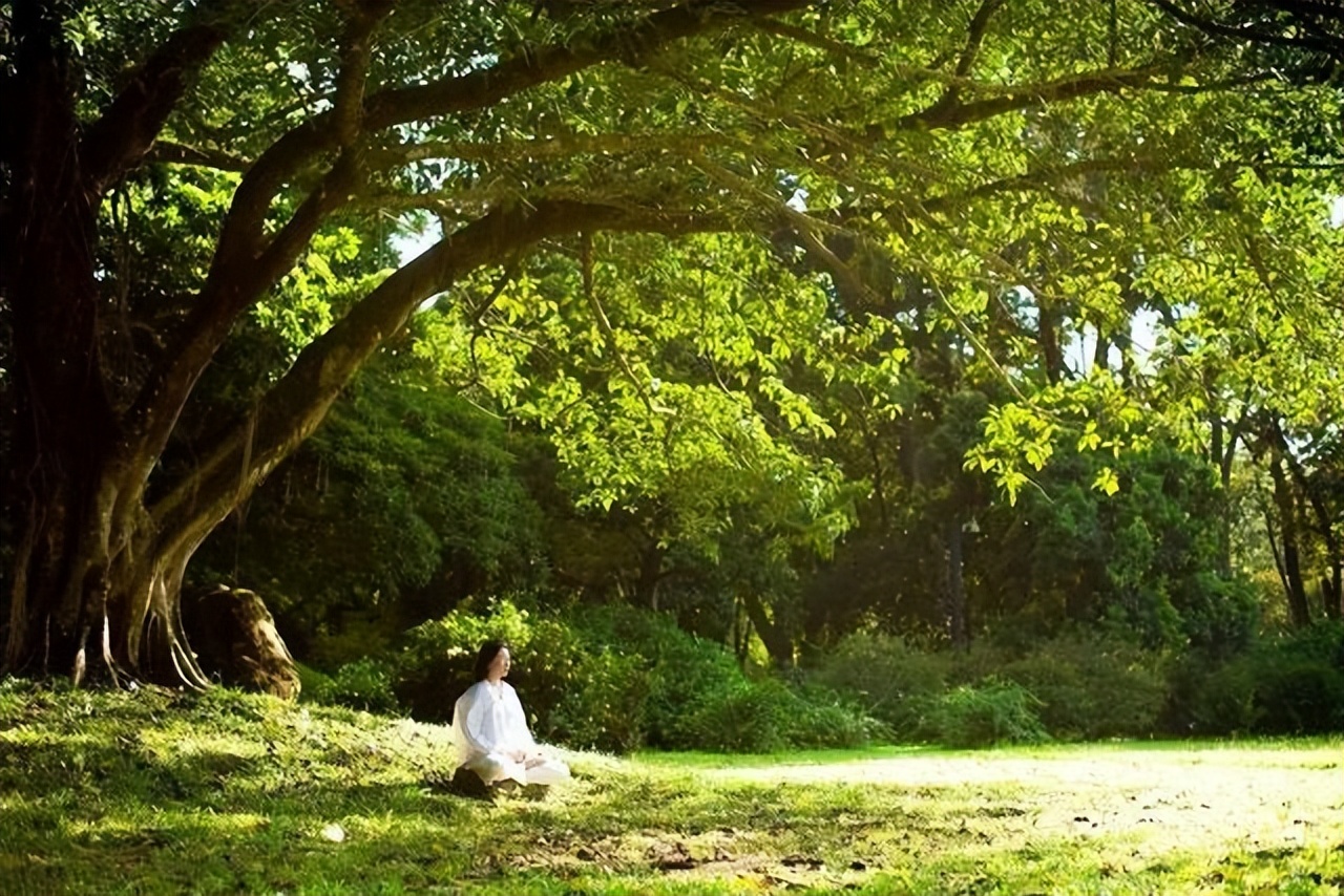 原创让人着迷的女人往往很安静
