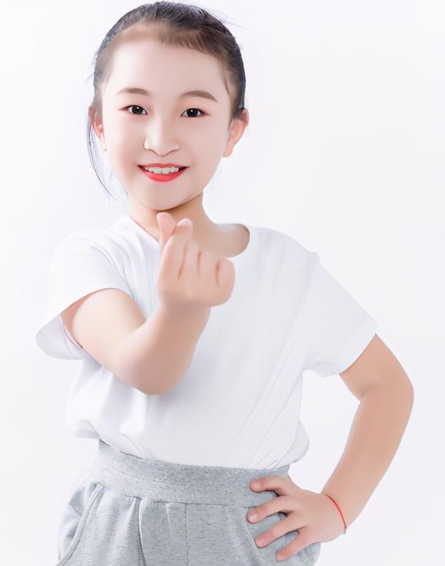 可爱"小戏骨"年仅十岁,被称为最有潜力的小演员_刘美汐_表演_电影