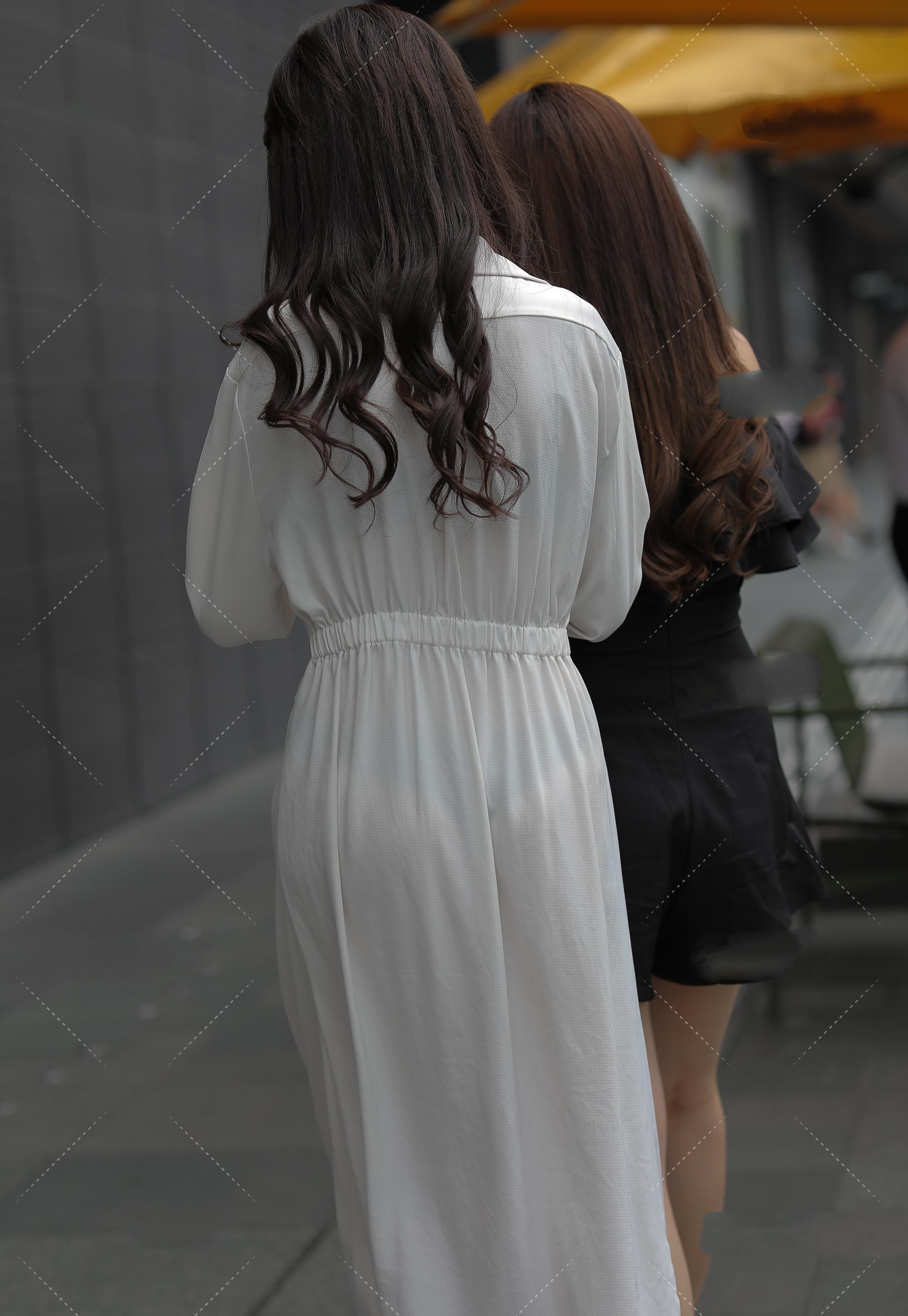 原创两款不同的裙子姐姐们穿出最时尚的一面带有时尚知性美