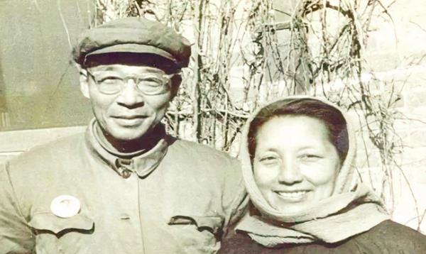 1939年王承书与她的导师张文裕教授结婚,婚后她没有选择安逸的生活