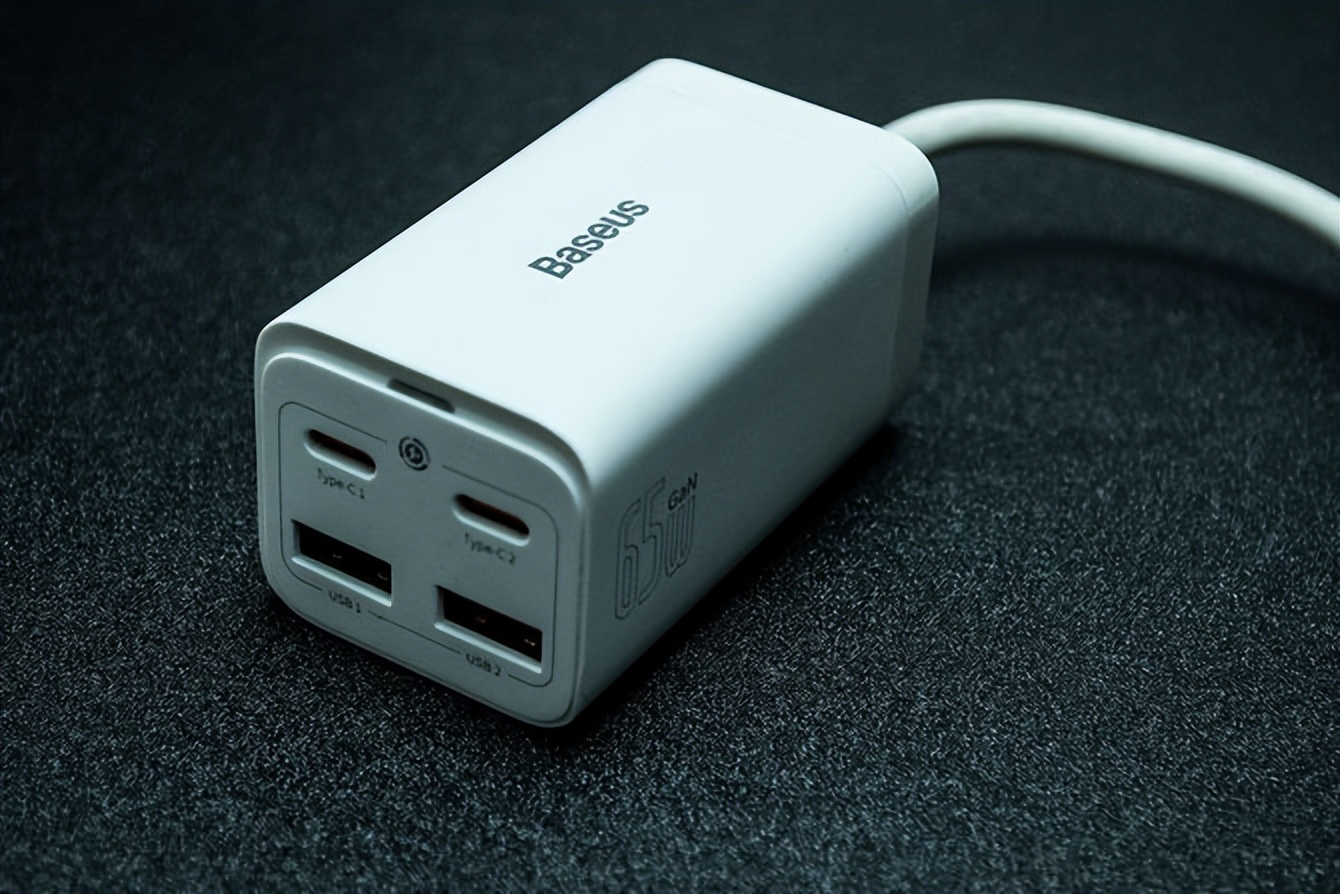 倍思氮化镓桌面快充充电器65w让充电化繁为简