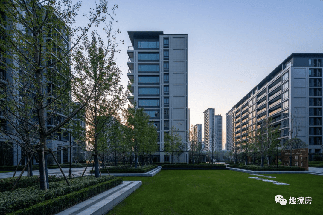 惨烈融创壹号院一房源刚交付被法拍仅206万㎡起