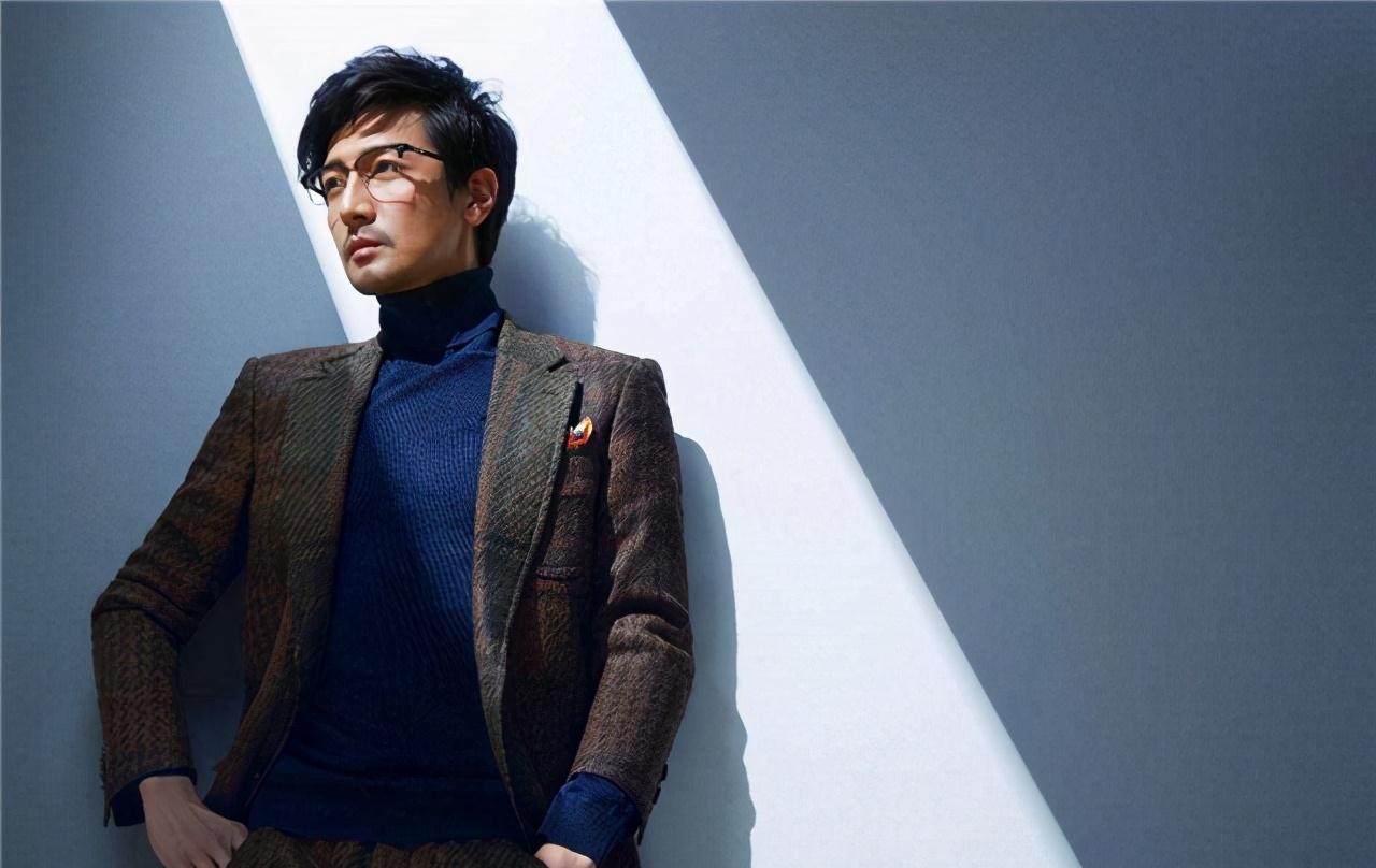 他外表酷似胡歌,曾被传和蒋雯丽关系复杂,今40岁婚姻成谜_张鲁一_低调