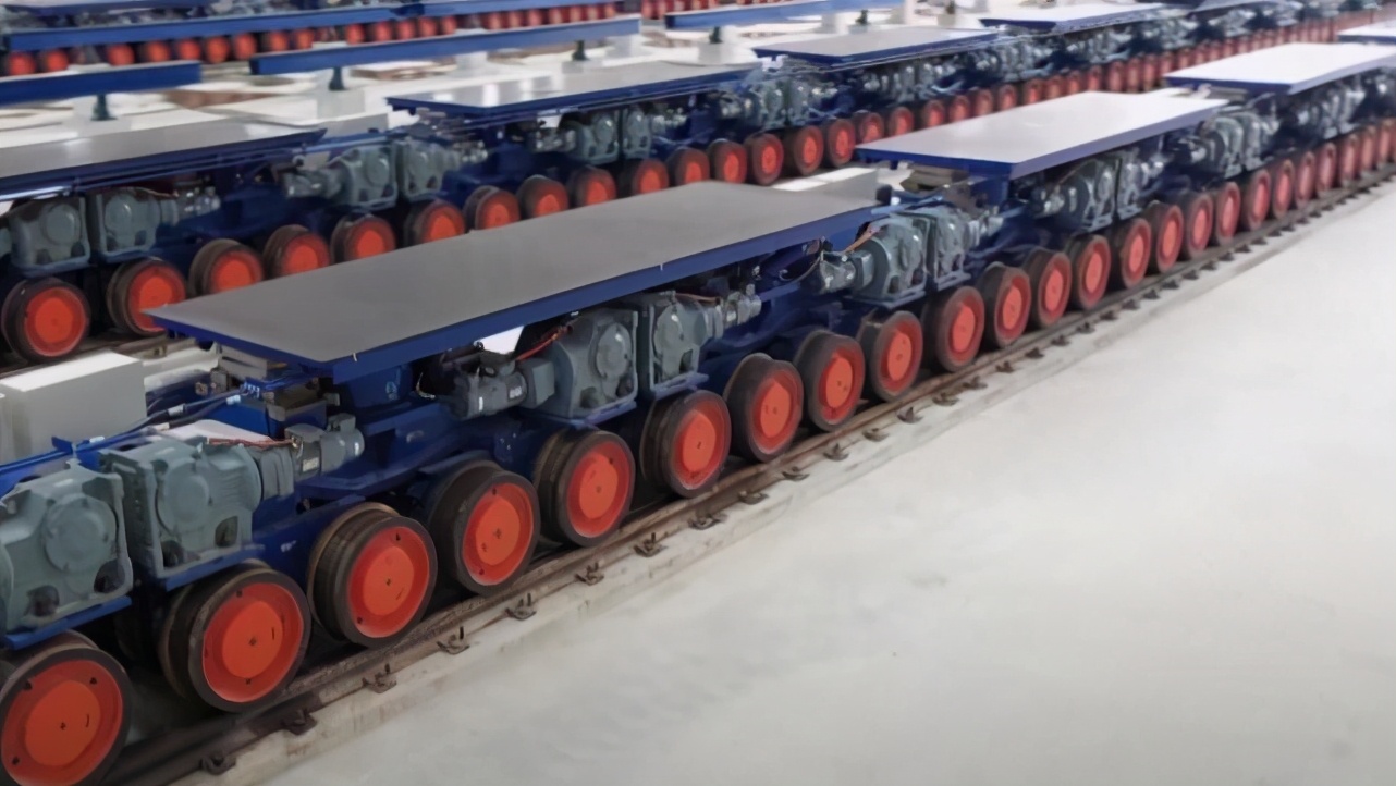 原创中国研发世界上轮胎最多的车1152个车轮载重超过5万吨让德国自愧