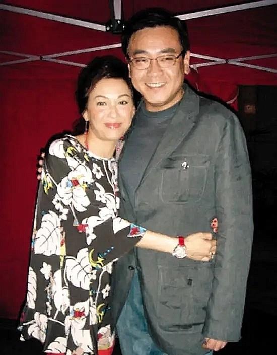 爾冬升:初戀周潤發前妻,再戀張曼玉,二婚丁克58歲拋妻生女_餘安安_王