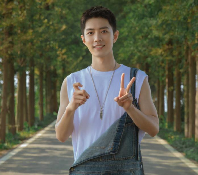 原创29岁肖战庆生写真被热传照片放大后这气质也是没谁了