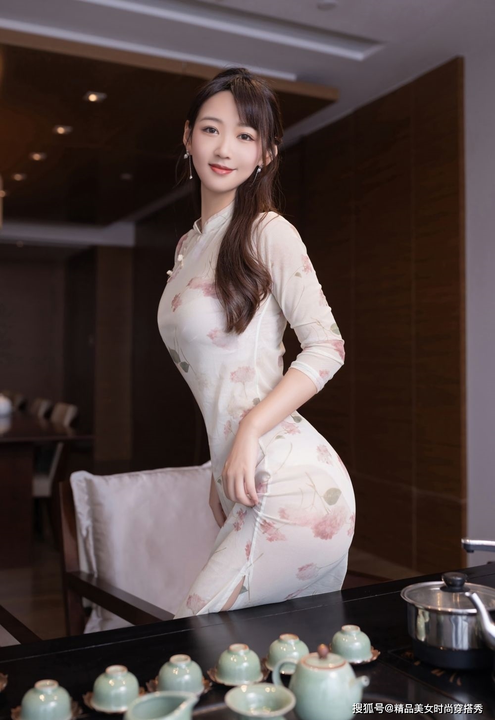 原创女人最美的季节一袭旗袍穿在身上优雅又不失清凉感真香