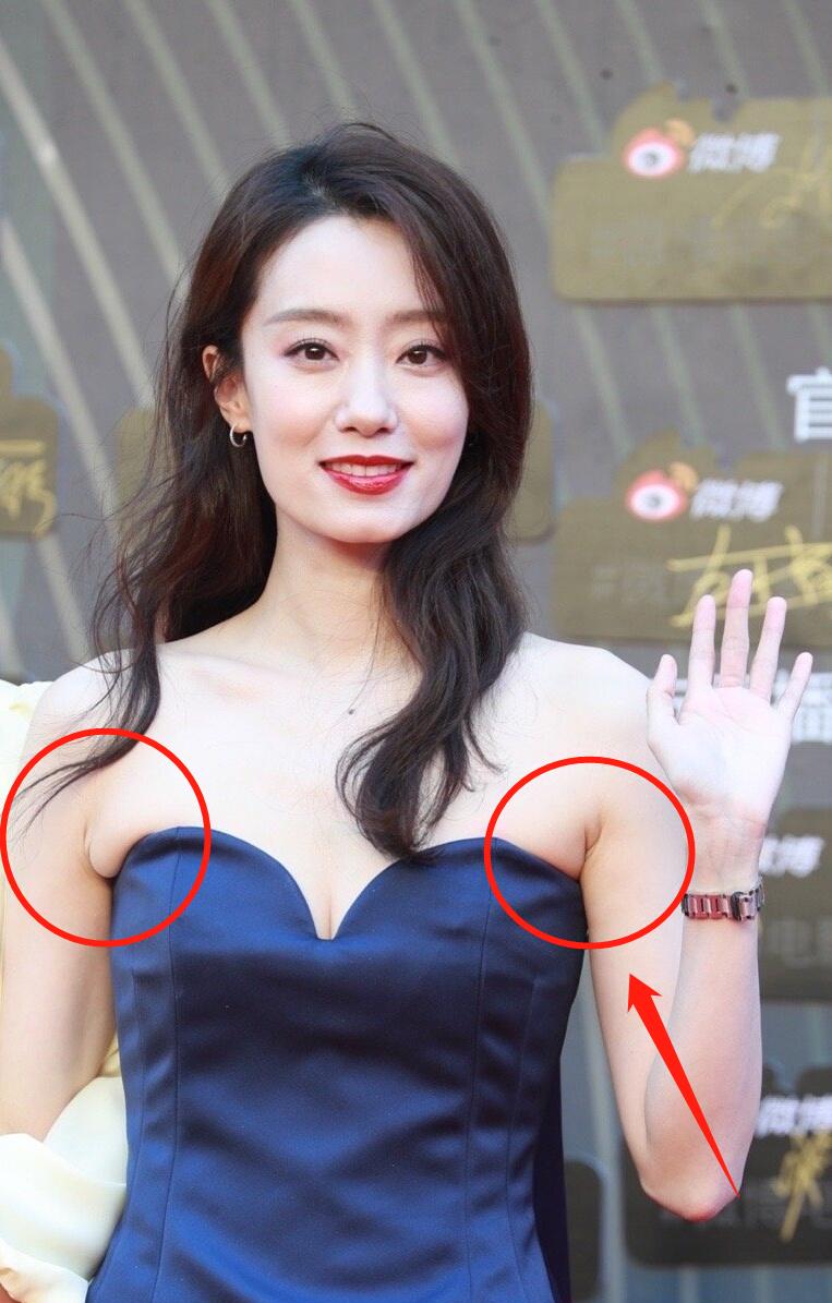 张小斐心真大 生图不修一下就发出来 这 副乳 太真实了 晚礼服 女性 身材
