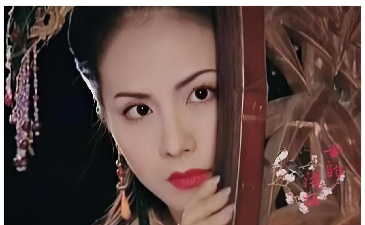 50多岁"小昭"近照曝光,虽然岁月不饶人,但她时尚犹存_田丽_演艺_角色