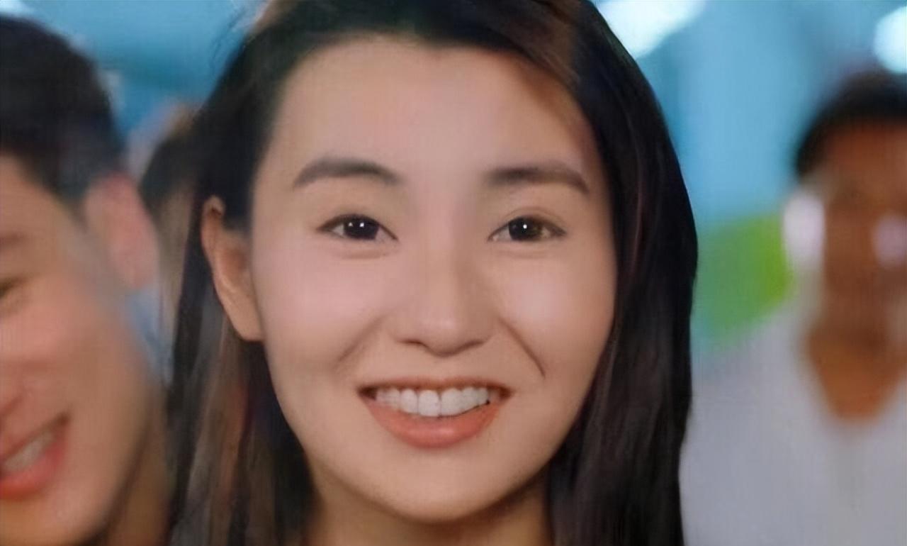 57岁张曼玉近照曝光5度获影后18岁应酬陪笑11段恋爱还单身