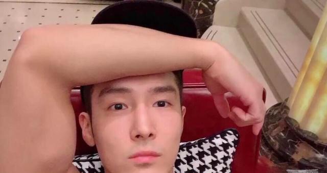 原创盛一伦健身堪比整容曾跟侣皓吉吉传绯闻拍网剧走红