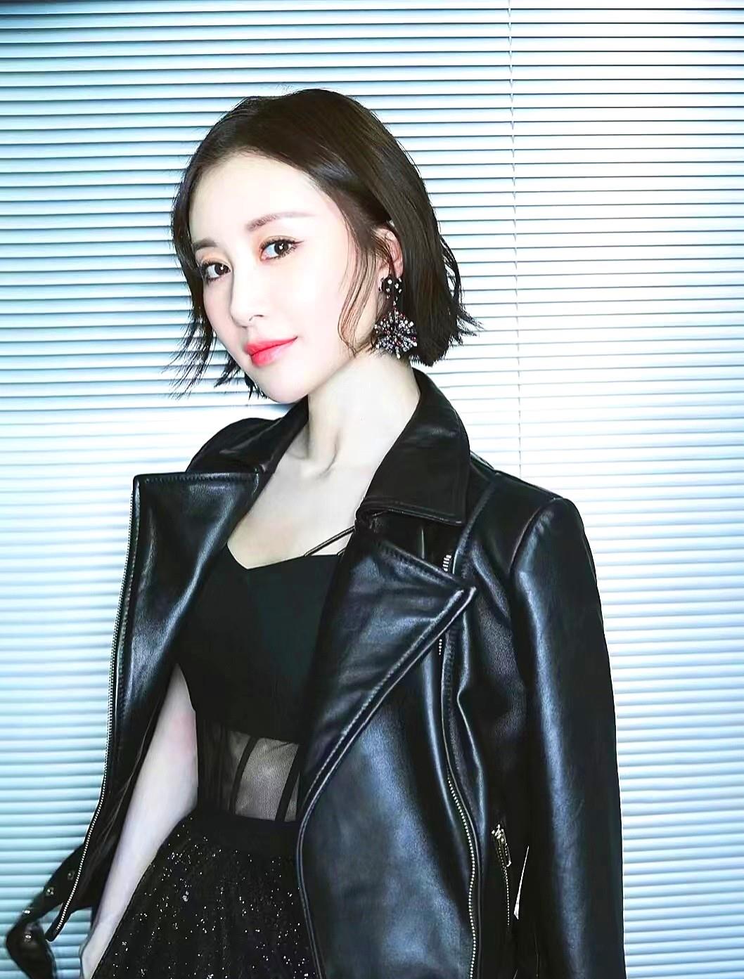 原创演员舒畅2022夏季31张穿搭多款式写真相片1张5岁时参演相片