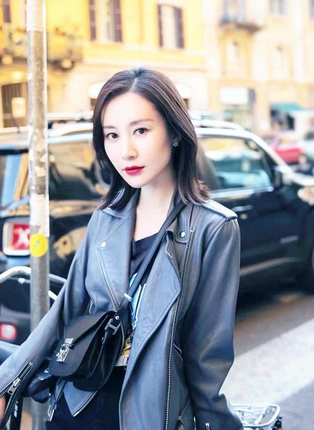 原创演员舒畅2022夏季31张穿搭多款式写真相片1张5岁时参演相片