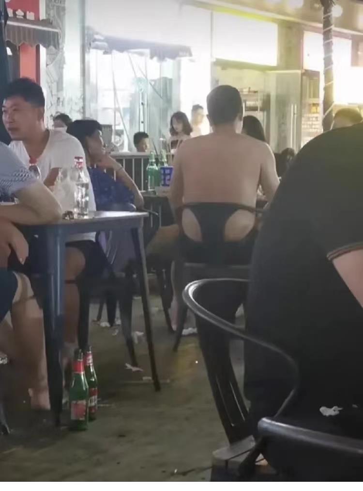 原创
让男友帮我拍张照片发朋友圈,结果...网友:当场给我送走了哈哈
