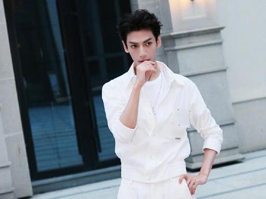 男明星的腰有多细?