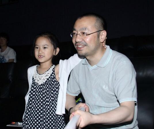 在刘思乐六岁的时候,于5月初正式成为一名一年级小学生了.