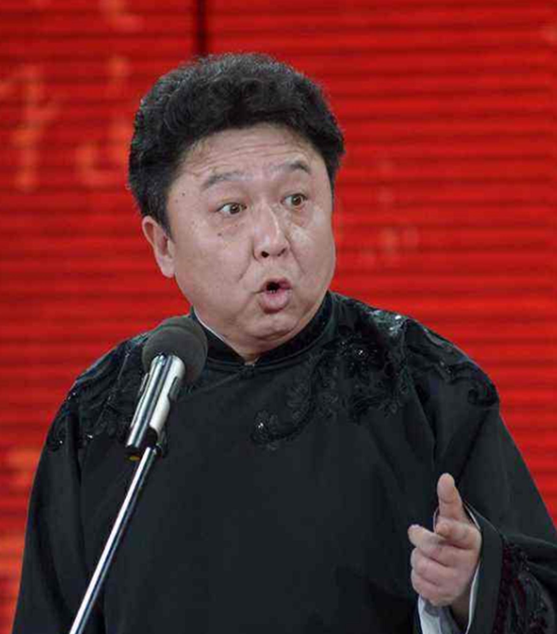 虽然我们总喊于谦为"于大爷",但是人家今年才刚刚51岁呢,年龄根本不算