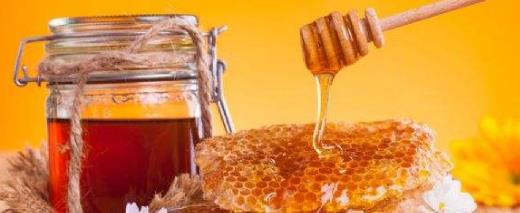 现在的蜂蜜都分很多品种 比如槐花蜜枣花蜜等等 真的就是吃这些花产的蜜吗 花粉 蜜蜂 花上采 现在的蜂蜜都分很多品种 比如槐花蜜枣花蜜等等 真的就是吃这些花产的蜜吗 花粉 蜜蜂 花上采