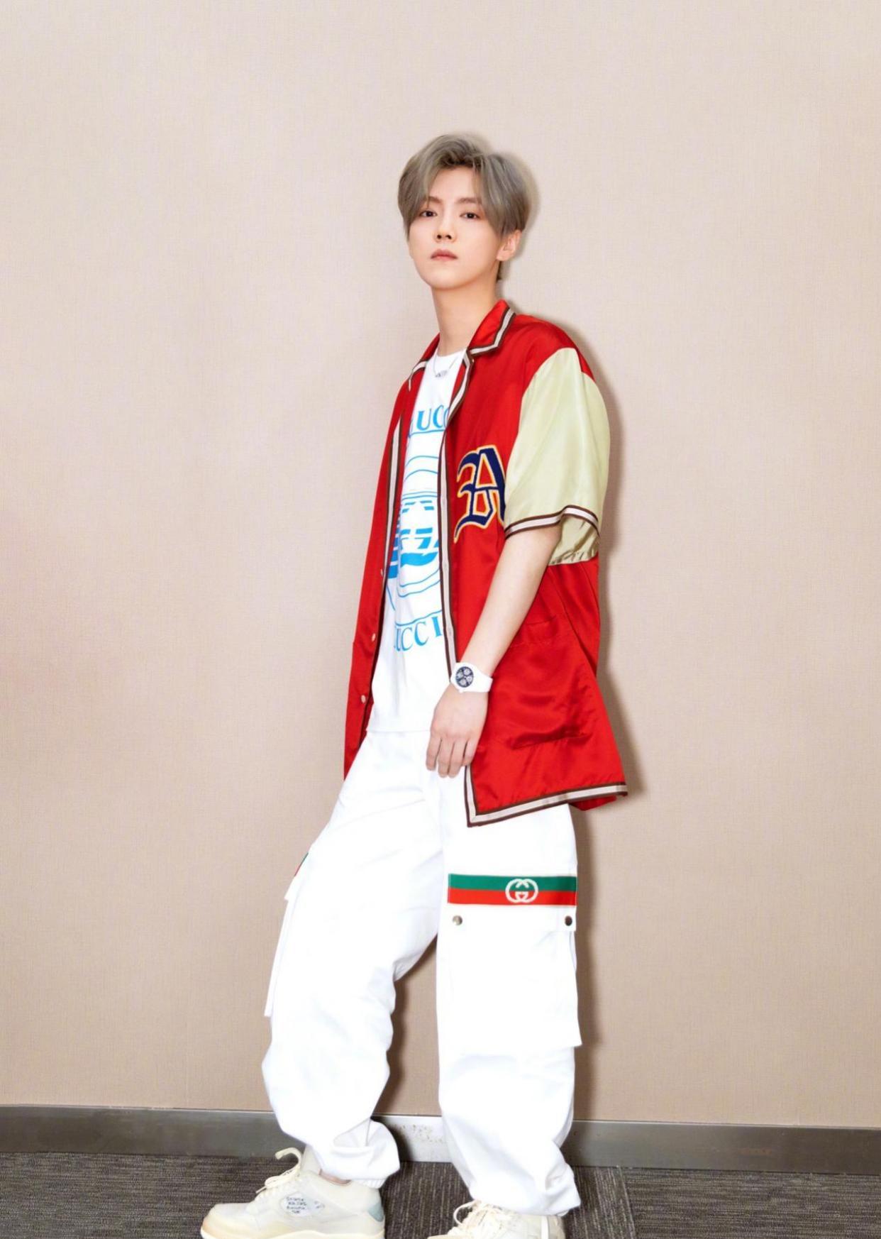 鹿晗不愧是精致的北京大老爷们,不用修图都帅气,就跟18岁似的_时尚