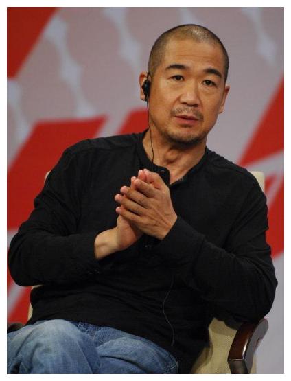 张国立凭实力把儿子带进娱乐圈,张默凭实力摆脱娱乐圈,各凭本事_张默