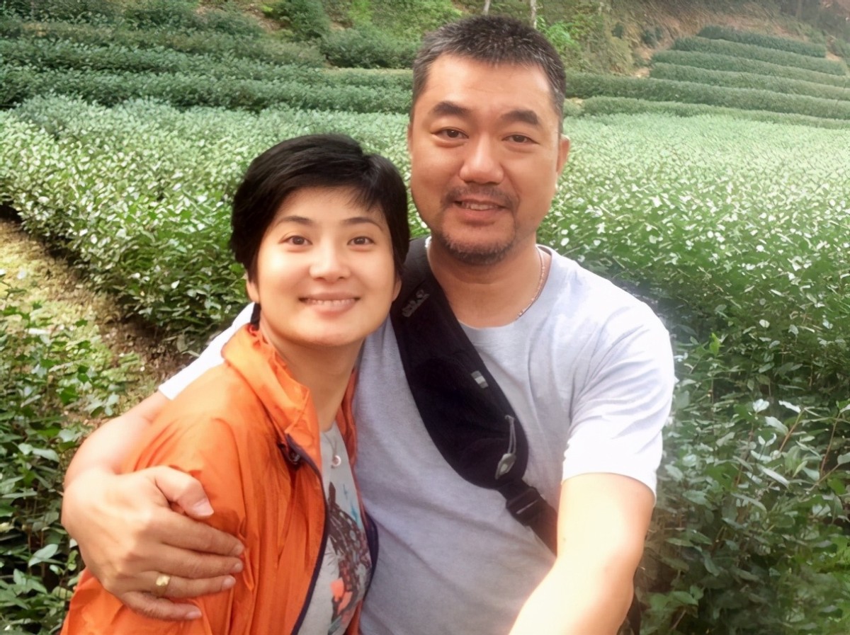 董勇:分手后恐婚,被哥嫂逼着去相亲,47岁当爹乐开花_事业_姐姐_妻子