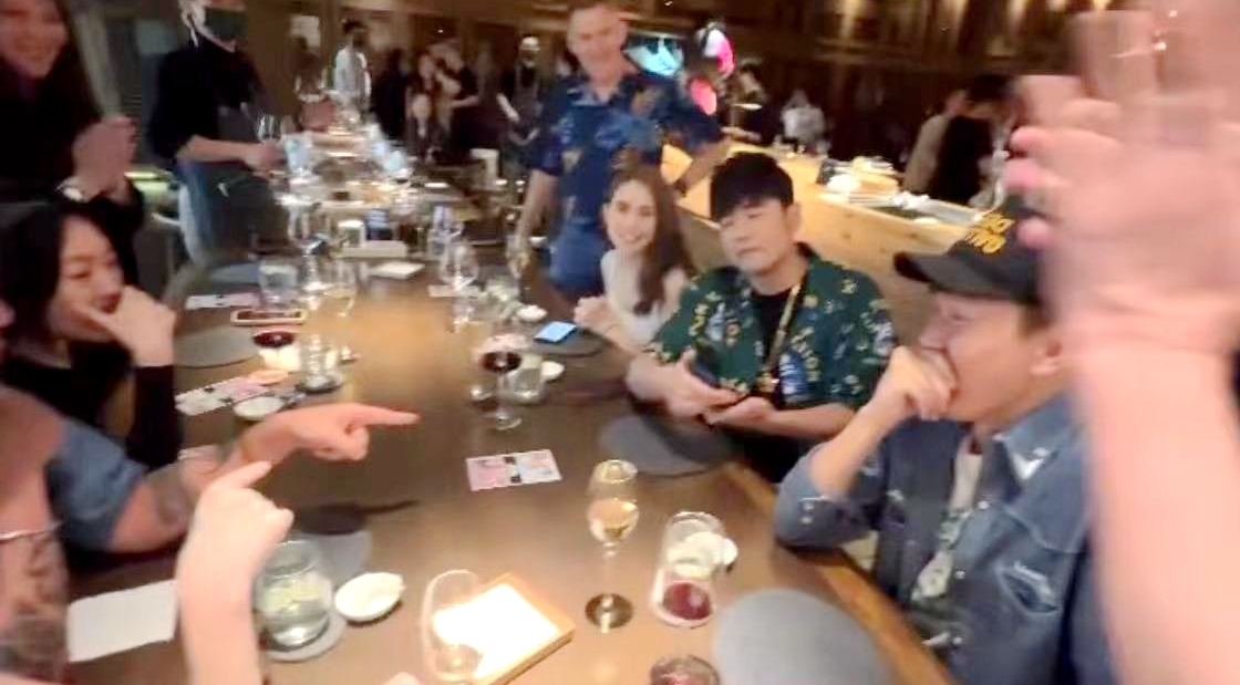 周杰伦昆凌、大S具俊晔开心聚会,小S林俊杰兴奋作陪