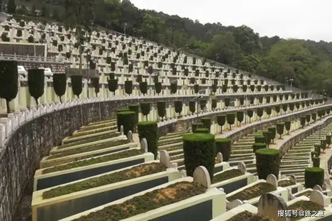 民魂：1986年九位烈士家属走进麻栗坡烈士陵园，每句话都触动心灵
