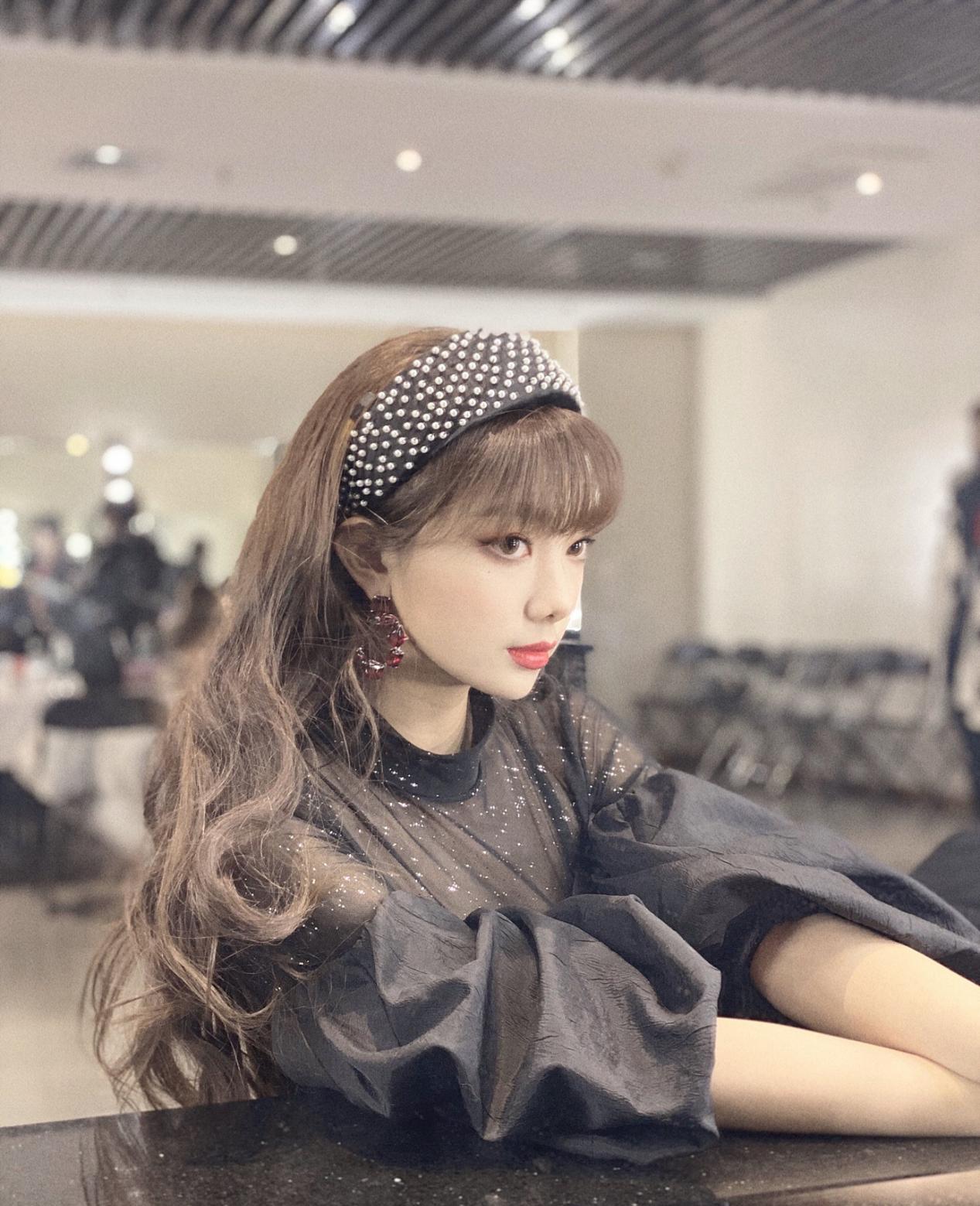 原创金发小宠儿李紫婷三套暗黑系风格穿搭又酷又飒还能甜美高贵