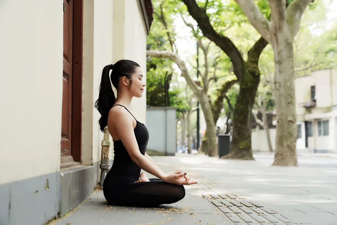 千聊特训营专访世界瑜伽大赛冠军王媛瑜伽还能帮助女性找准人生位置