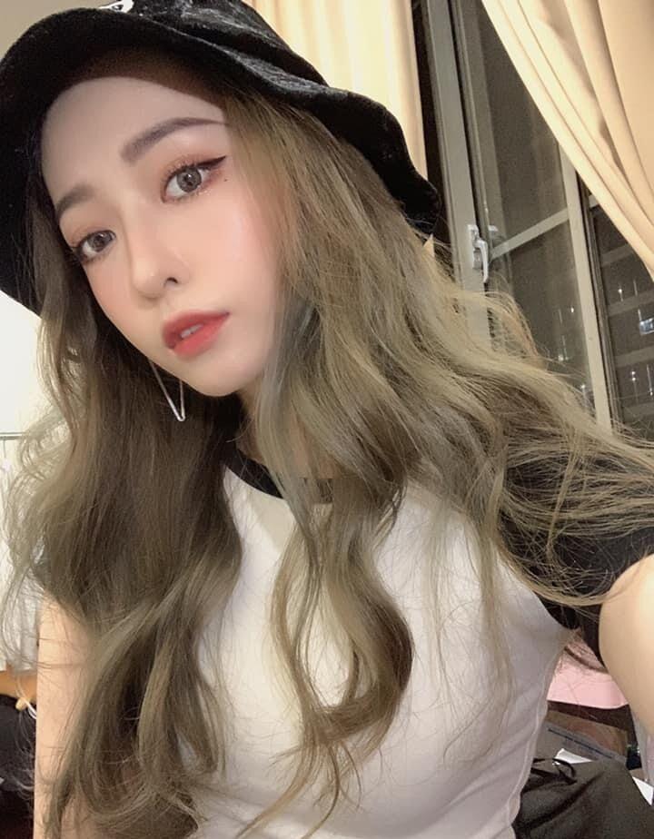 52岁焦恩俊晒两女儿近照,姐妹俩颜值可出道,长相都神似爸爸_焦曼婷_焦