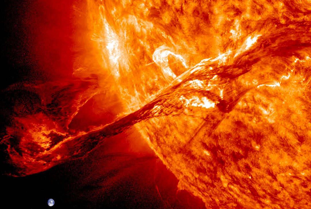 燃烧需要氧气,太阳上没多少氧气,为什么也能燃烧46亿年?