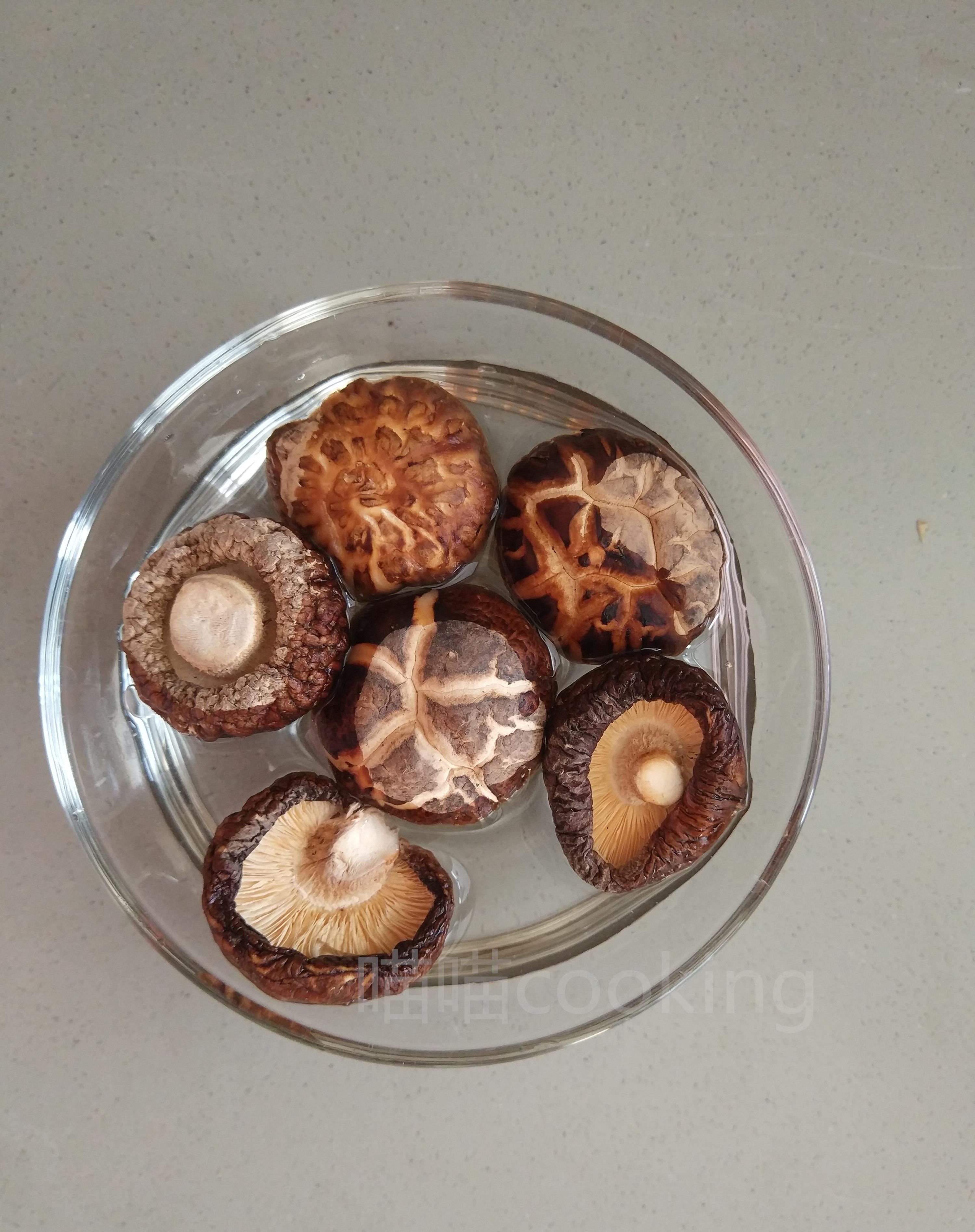 原创翠绿爽口健康菜花菇香味诱人馋佳人品后皆称赞待客佳品