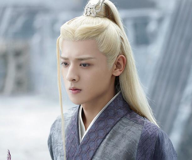 原创琉璃主演白澍饰演腾蛇爆火被拍到牵手神秘美女恋情曝光