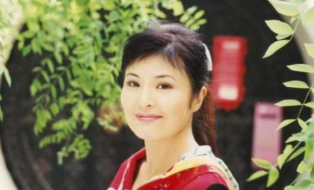 田岷与前任相恋十年却以分手告终对爱不将就仍在寻找意中人