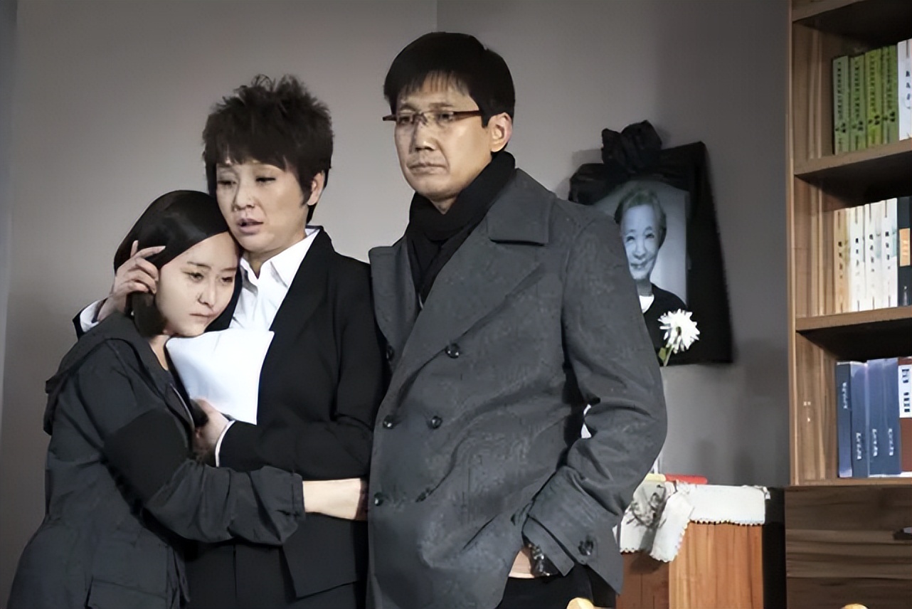 原创李崇霄死因疑曝光系阳光型抑郁症或突发心梗为妻女留千万遗产