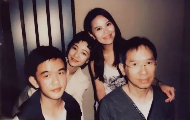 顾里自曝家教讨好型人格二女儿的悲哀是永远无法获得认可