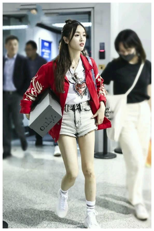 原创吴宣仪尝试穿鞋不穿袜意外秀出芭比腿网友确定没p过