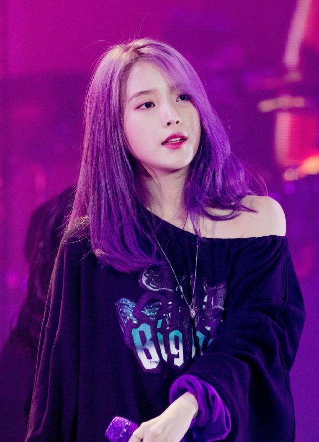 韩国女星iu是有多宠粉?自己抢自己演唱会门票失败_满月_实力_姐姐