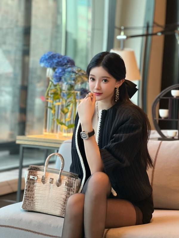 女星孙心娅写真时尚大片风姿卓越尽显青春气息