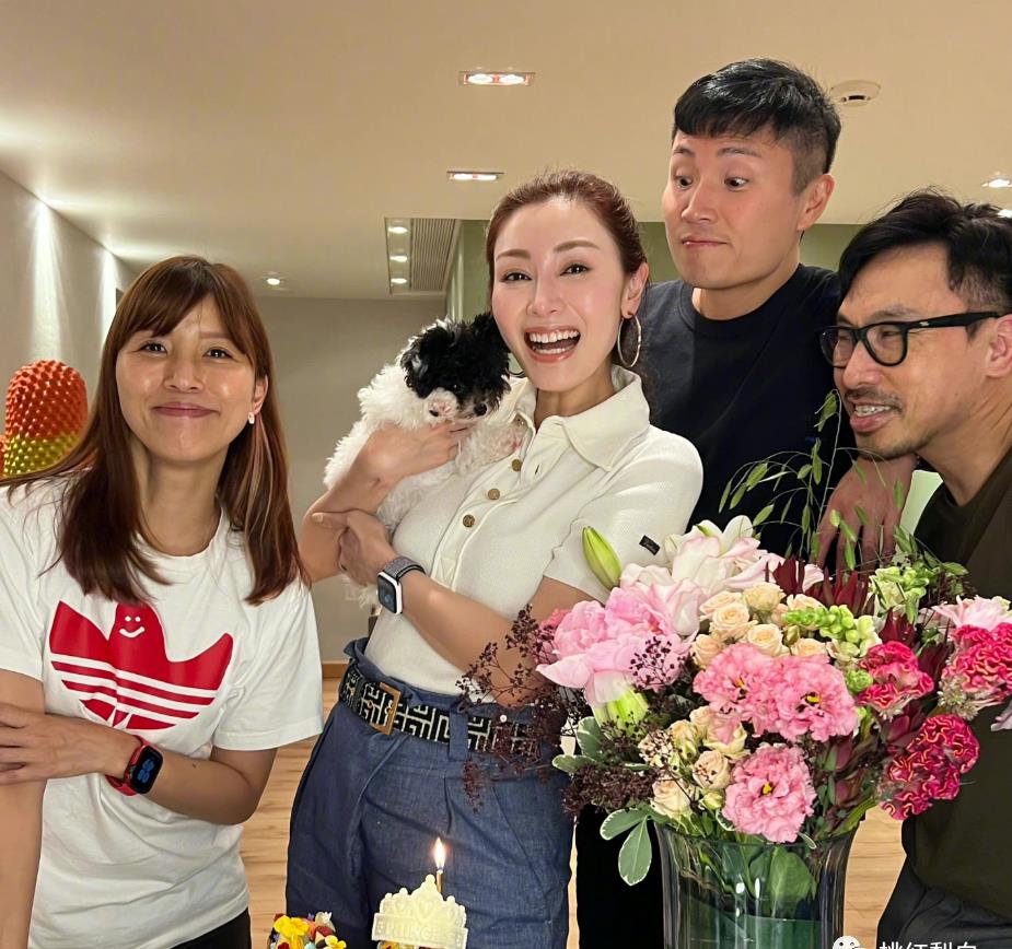 翻看她的微博,发现几乎整个六月,都被李大美人的生日祝福刷满.