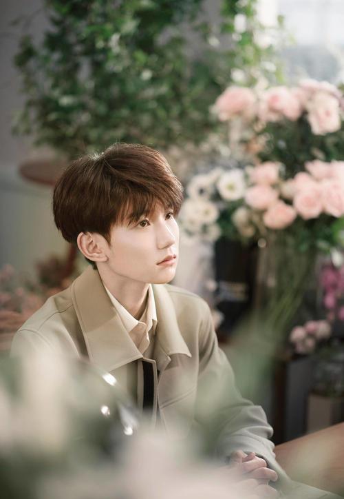 欧阳娜娜王源都在巅峰期入读伯克利,大火明星去读书,未必是好事_学历