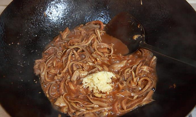 原创烂蒜烧肚丝一道下水中的极品