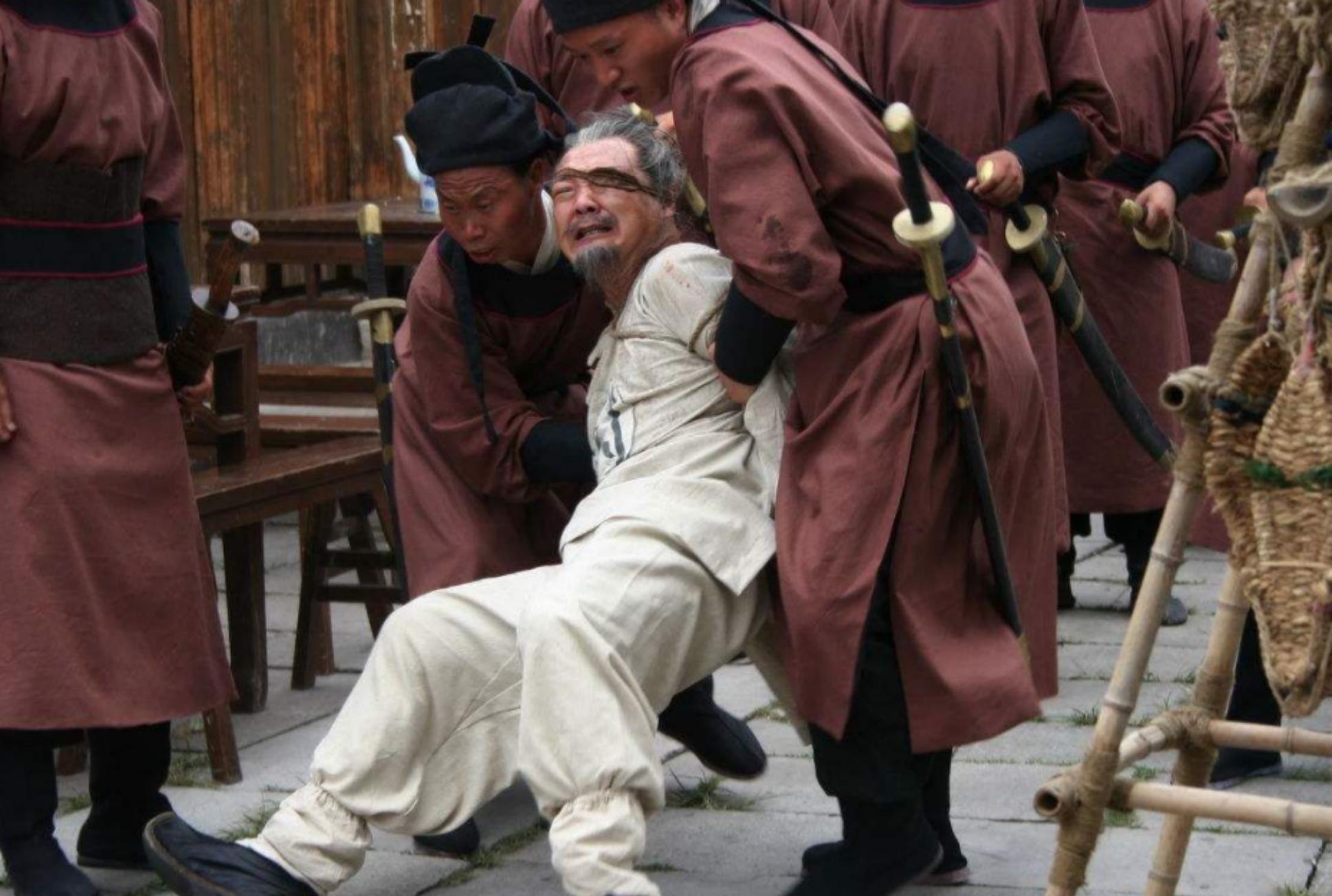 在古代无论是什么身份,只要犯错,屁股就会挨板子,这是为什么?