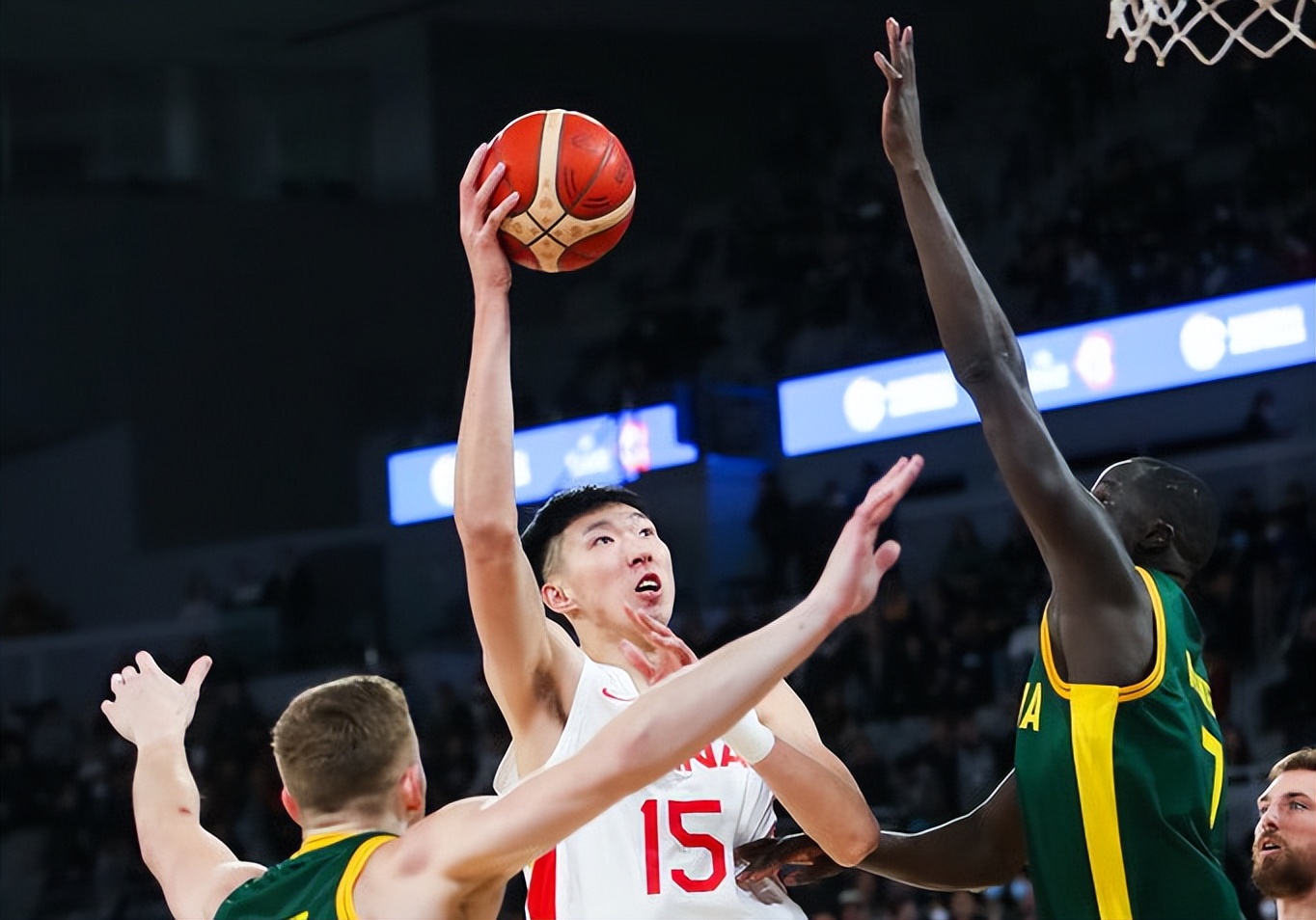 上海男篮纪录片赛季|CCTV5直播世界足球+足球之夜中超纪录片