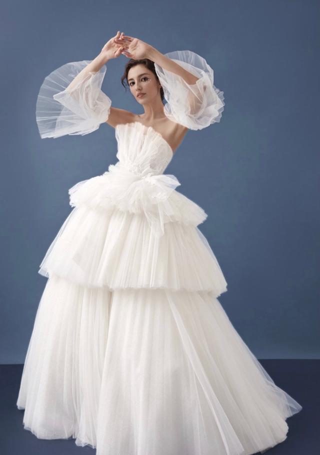 王鸥的孜然味羊腿袖礼服好美看看姐姐最近的礼服有多美吧